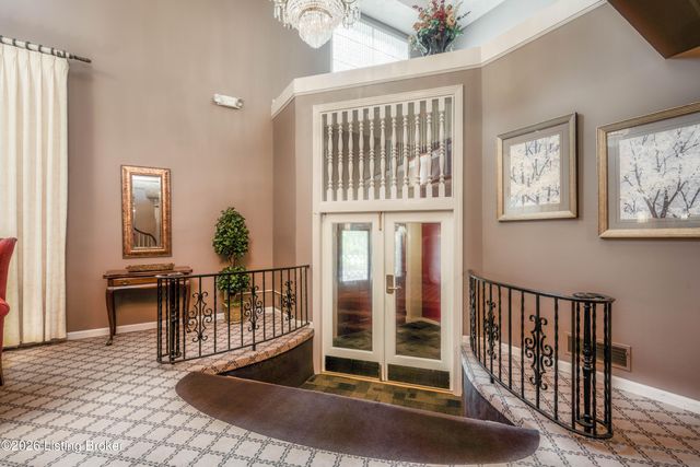 1602 Gardiner Ln APT 120, Louisville, KY 40205