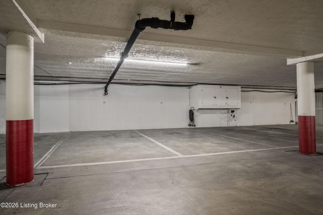 1602 Gardiner Ln APT 120, Louisville, KY 40205