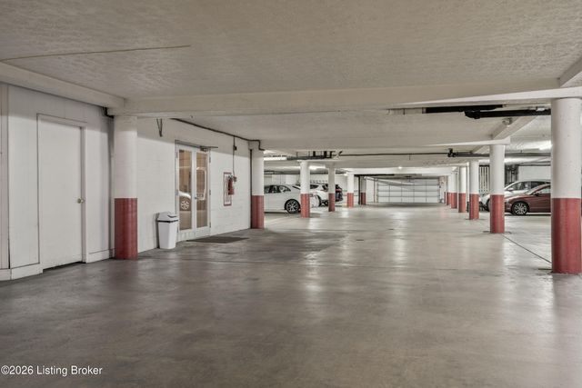 1602 Gardiner Ln APT 120, Louisville, KY 40205