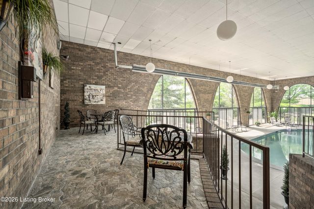 1602 Gardiner Ln APT 120, Louisville, KY 40205