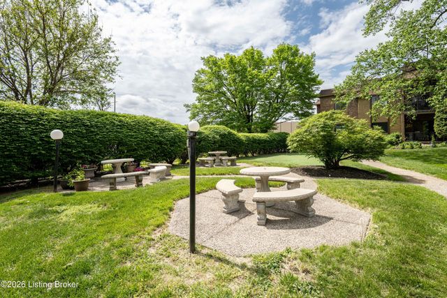 1602 Gardiner Ln APT 120, Louisville, KY 40205