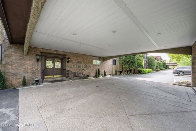 1602 Gardiner Ln APT 120, Louisville, KY 40205