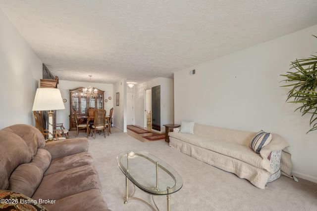 1602 Gardiner Ln APT 120, Louisville, KY 40205