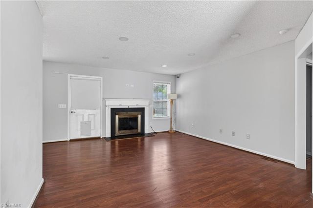 11 Oak Meadow Lane, Thomasville, NC 27360