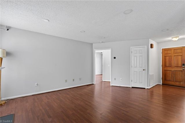 11 Oak Meadow Lane, Thomasville, NC 27360