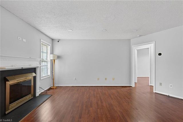 11 Oak Meadow Lane, Thomasville, NC 27360