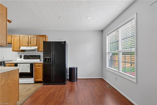 11 Oak Meadow Lane, Thomasville, NC 27360