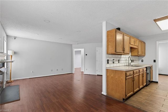 11 Oak Meadow Lane, Thomasville, NC 27360