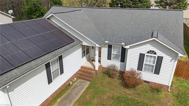 11 Oak Meadow Lane, Thomasville, NC 27360