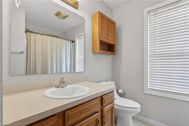 11 Oak Meadow Lane, Thomasville, NC 27360