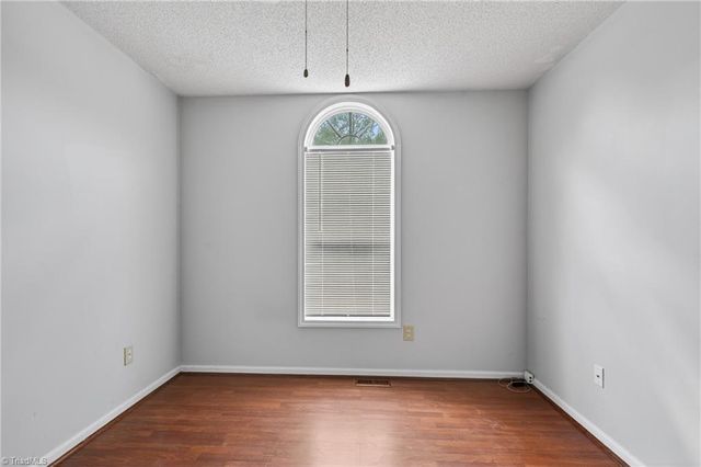 11 Oak Meadow Lane, Thomasville, NC 27360