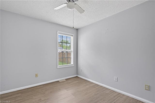 11 Oak Meadow Lane, Thomasville, NC 27360