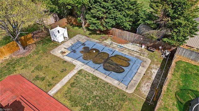 11 Oak Meadow Lane, Thomasville, NC 27360