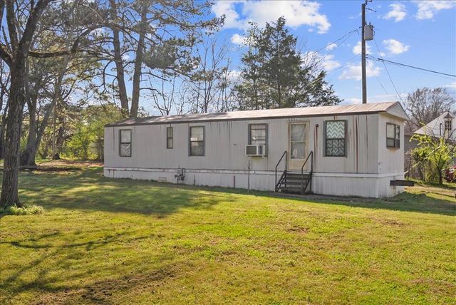 46 W Pine Street, Chatsworth, GA 30705