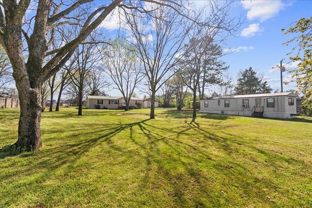 46 W Pine Street, Chatsworth, GA 30705