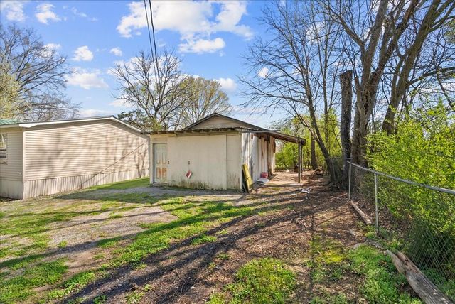 46 W Pine Street, Chatsworth, GA 30705