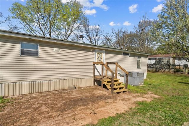 46 W Pine Street, Chatsworth, GA 30705