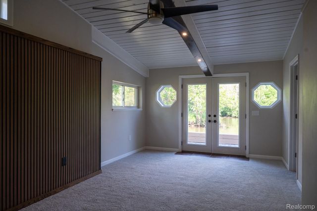 375 Lamothe Drive, Waterford Charter Township, MI 48327