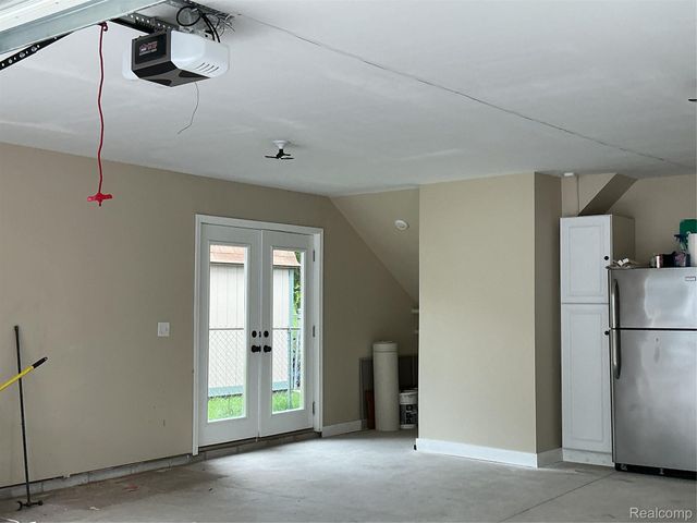 375 Lamothe Drive, Waterford Charter Township, MI 48327