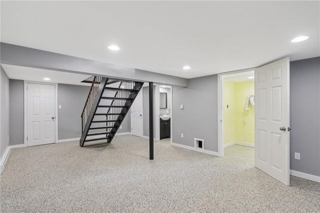 723 Elwell Ave, West Mifflin, PA 15122