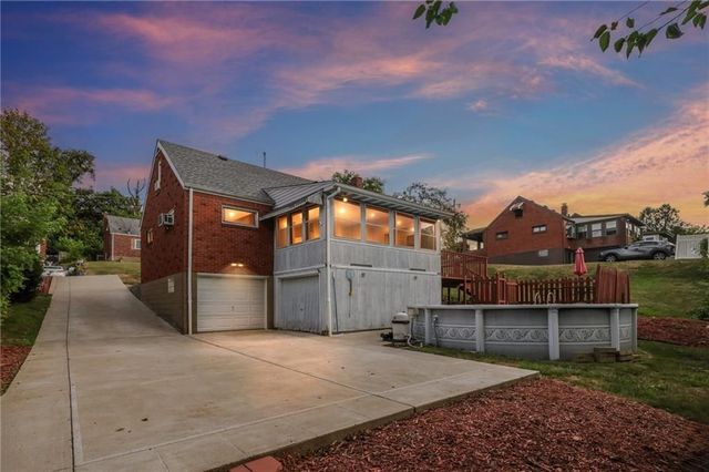 723 Elwell Ave, West Mifflin, PA 15122