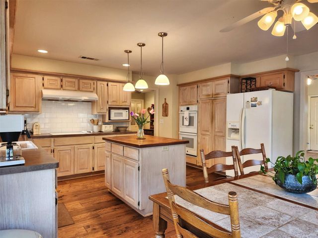 522 Christine DR, Bullard, TX 75757