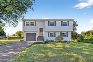 18 Hay Path, Colonie, NY 12189