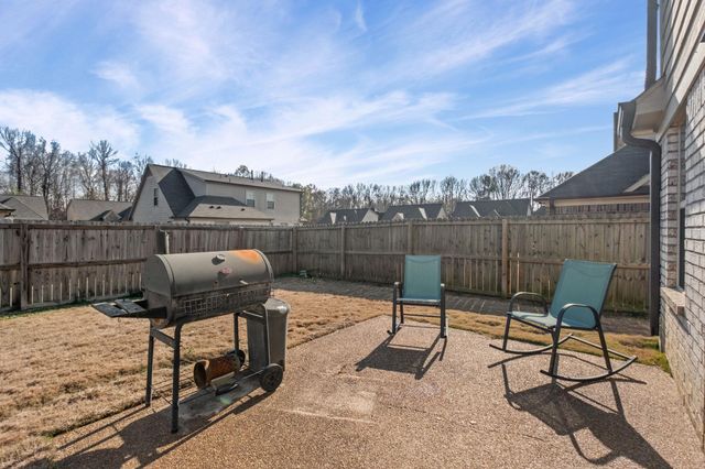 1074 CARIB LOOP W, Cordova, TN 38018