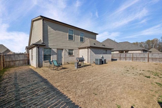 1074 CARIB LOOP W, Cordova, TN 38018