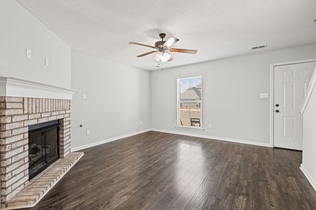 1074 CARIB LOOP W, Cordova, TN 38018