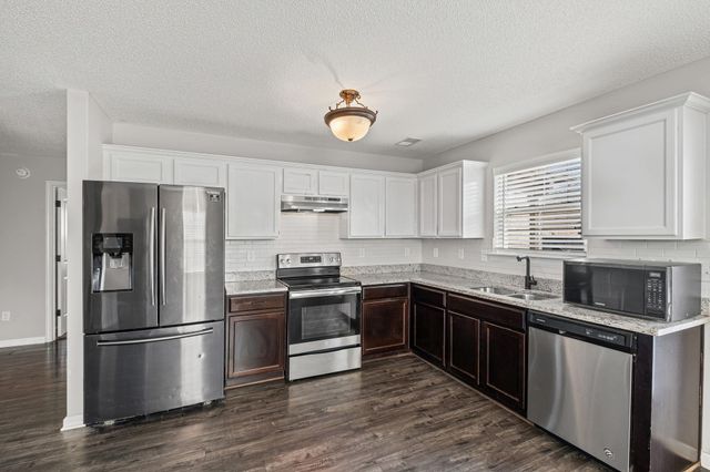 1074 CARIB LOOP W, Cordova, TN 38018