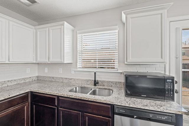 1074 CARIB LOOP W, Cordova, TN 38018