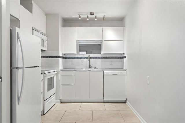 2404 Longview ST 105, Austin, TX 78705