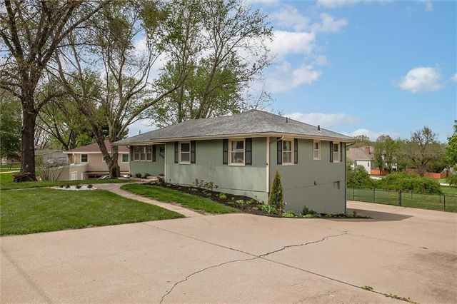 546 McDonald Road, Leavenworth, KS 66048