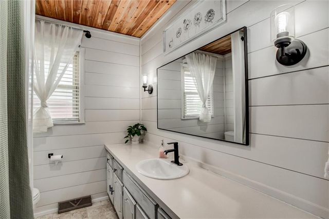 546 McDonald Road, Leavenworth, KS 66048