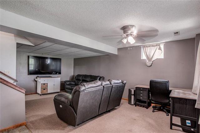 546 McDonald Road, Leavenworth, KS 66048