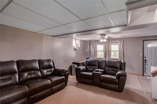 546 McDonald Road, Leavenworth, KS 66048
