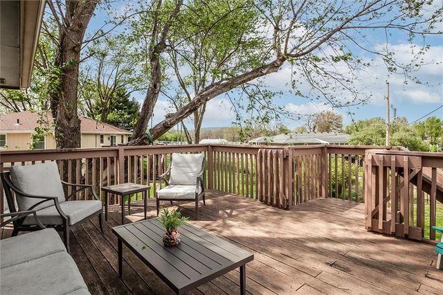 546 McDonald Road, Leavenworth, KS 66048