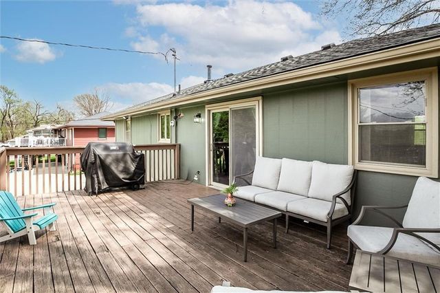 546 McDonald Road, Leavenworth, KS 66048