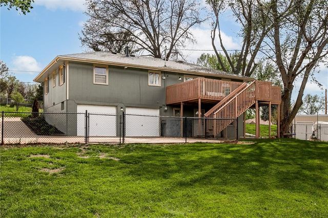 546 McDonald Road, Leavenworth, KS 66048