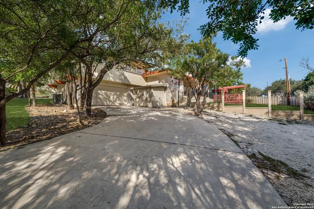 6410 Laurel Hill, San Antonio, TX 78229