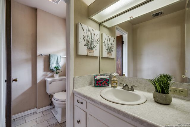 6410 Laurel Hill, San Antonio, TX 78229