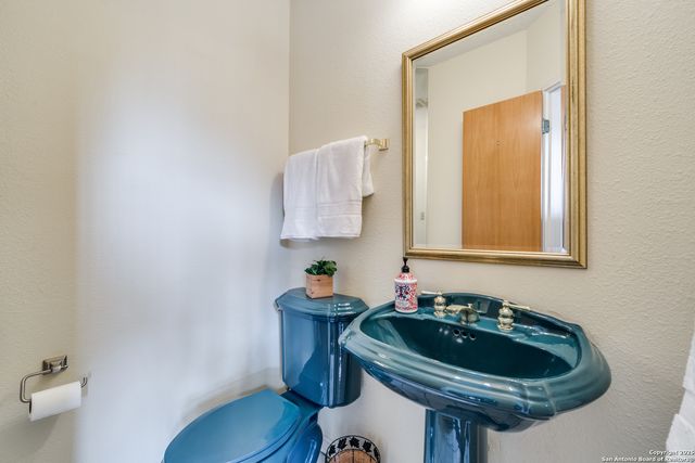 6410 Laurel Hill, San Antonio, TX 78229