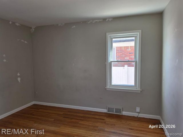 24544 Phlox Avenue, Eastpointe, MI 48021