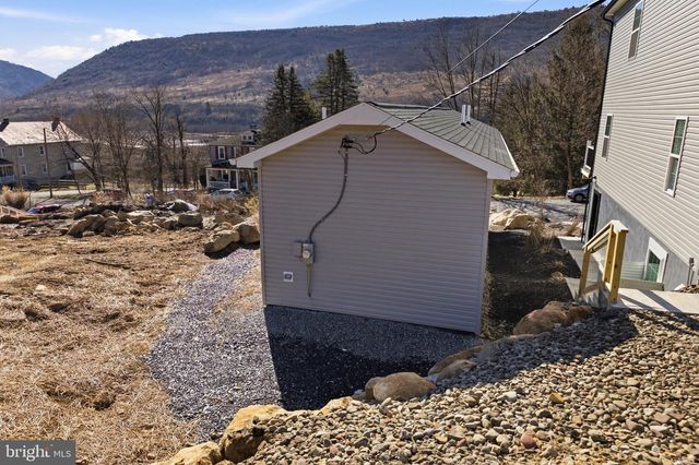 1021 PRINCETON AVE, Palmerton, PA 18071