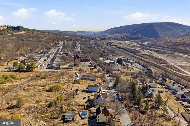 1021 PRINCETON AVE, Palmerton, PA 18071