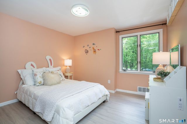 518 Wickham Road, Glastonbury, CT 06033