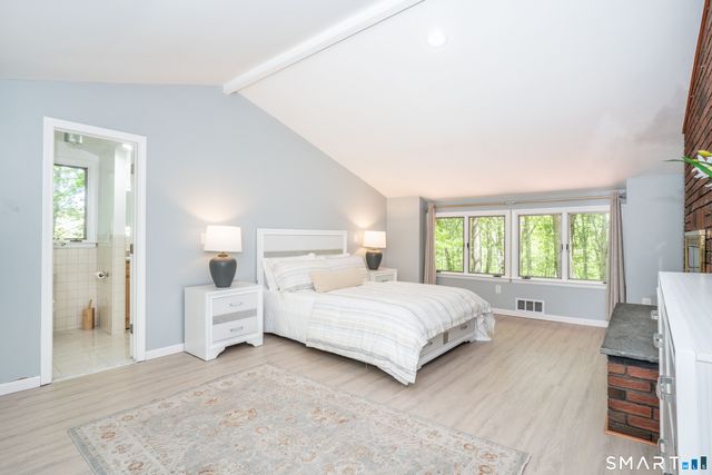 518 Wickham Road, Glastonbury, CT 06033
