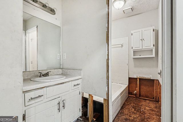 8326 Commanche Court, Jonesboro, GA 30236