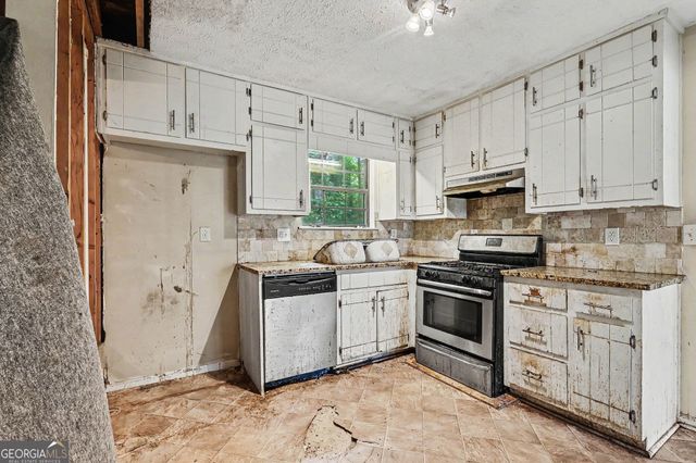 8326 Commanche Court, Jonesboro, GA 30236